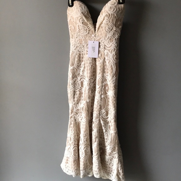 Jarlo Alicia Bandeau Midi Dress In All Over Lace - Picture 6 of 8